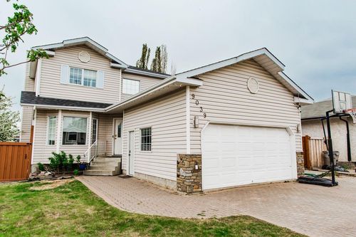 9039 106 Ave, Grande Prairie, AB, T8X1H8 | Card Image