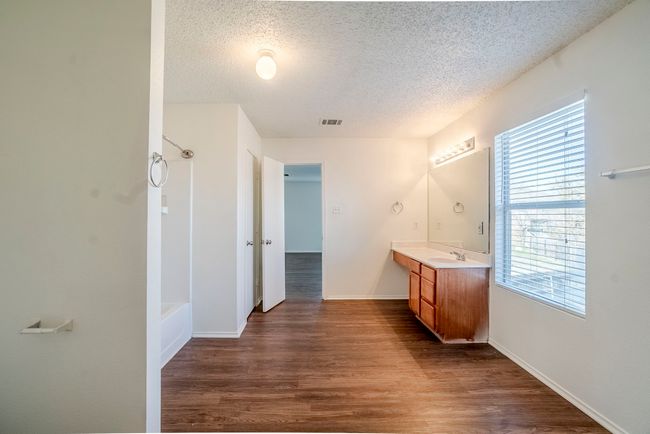 921 Rock Dove Cir, House other with 3 bedrooms, 3 bathrooms and null parking in Saginaw TX | Image 20