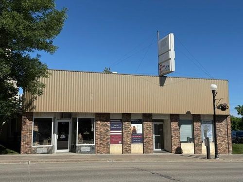 211/213 Broadway Street N, Crookston, MN, 56716 | Card Image