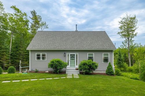 52 Jeffrey Dr, Sunapee, NH, 03782-3743 | Card Image