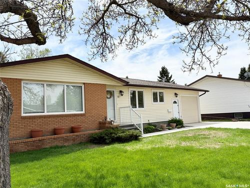 71 Dalebrooke Dr, Yorkton, SK, S3N2N6 | Card Image