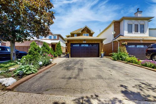69 Wooliston Cres, Brampton, ON, L6Y4J4 | Card Image