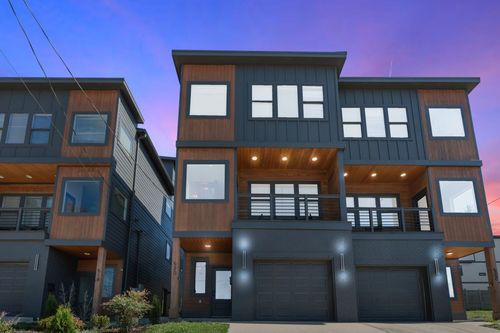 520 Weakley Ave, Nashville, TN, 37207-5338 | Card Image