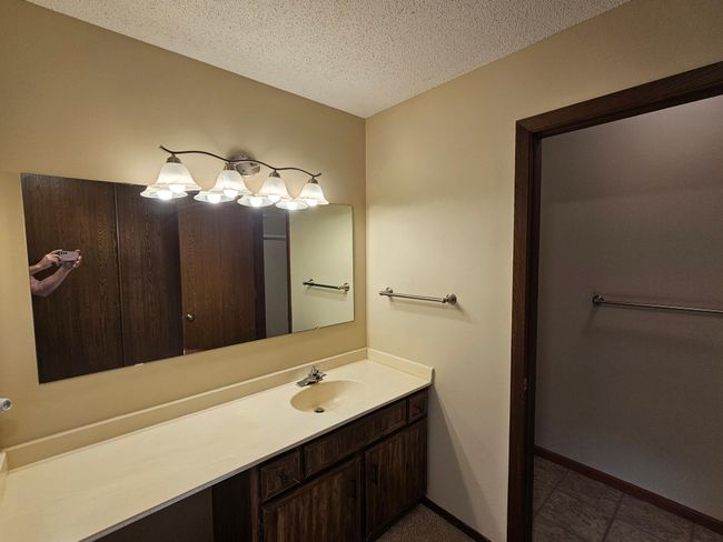 Primary bedroom vanity | Image 16