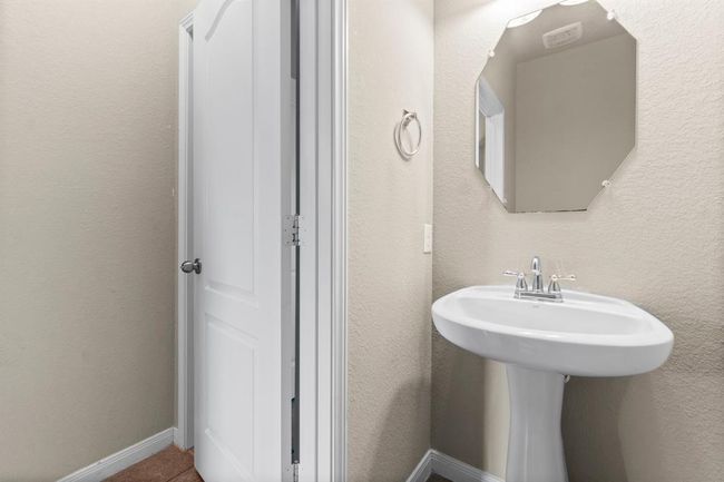 2827 Lockeridge Oaks Dr, House other with 4 bedrooms, 3 bathrooms and 2 parking in Spring TX | Image 25