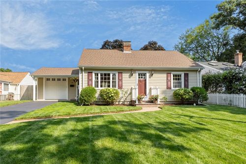 10 Willington Rd, Pawtucket, RI, 02861-2238 | Card Image