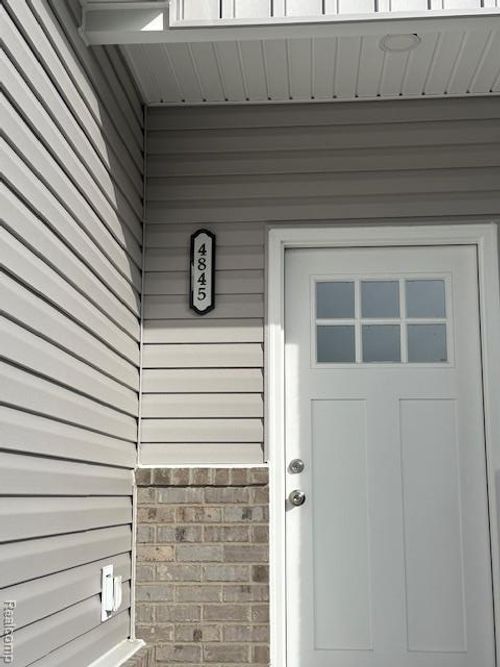 4845 Harding St Harding St, Dearborn Heights, MI, 48125 | Card Image