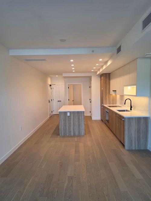410-8398 Oak Street, Vancouver, BC, V6P0L9 | Card Image