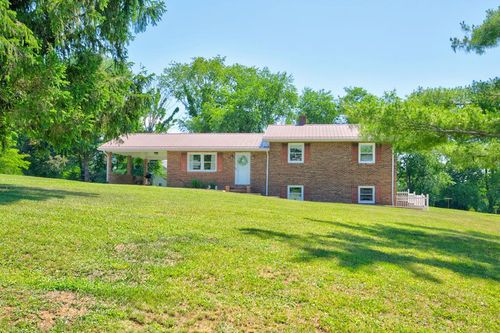 206 Briarwood Ln, Rural Retreat, VA, 24368-3082 | Card Image