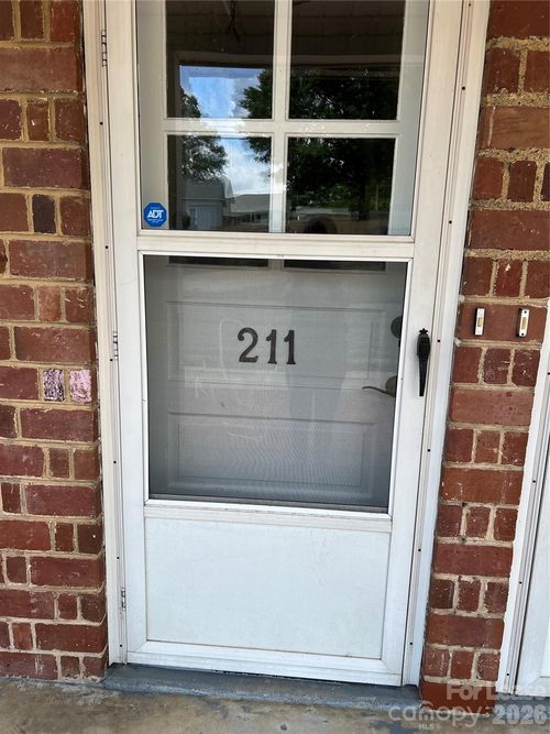 211 W G St, Kannapolis, NC, 28081-4714 | Card Image