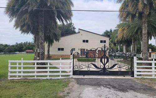 3850 Sw 124th Ave, Miramar, FL, 33027-2933 | Card Image