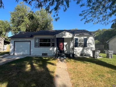 724 Oak St, House other with 2 bedrooms, 1 bathrooms and null parking in Emporia KS | Image 1