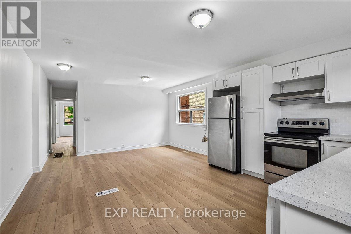 Residential in Toronto (Oakwood Village) 4