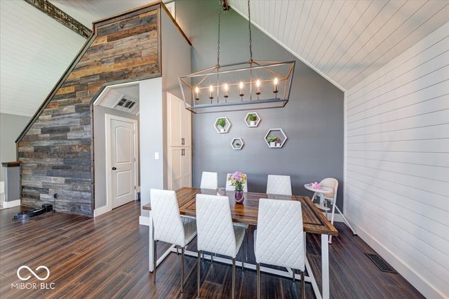 eat-in dining space | Image 26