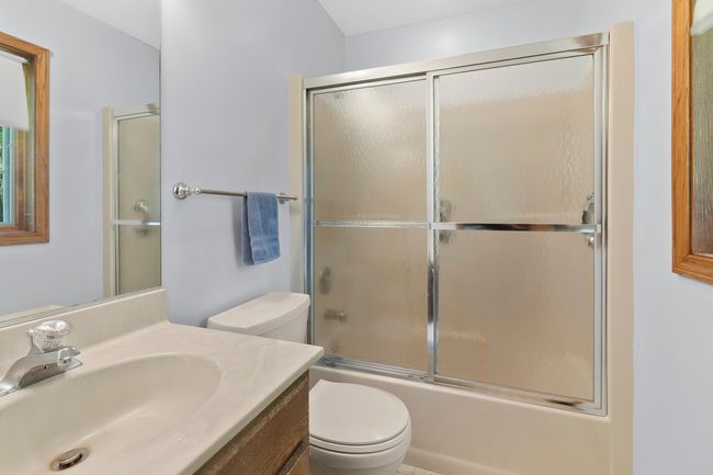 8518 Reese Rd, House other with 3 bedrooms, 3 bathrooms and 8 parking in HARVARD IL | Image 14