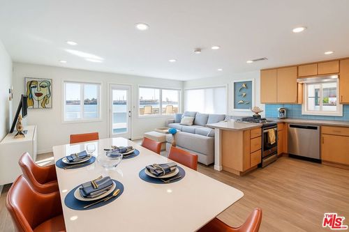 26 5th Pl, Long Beach, CA, 90802-5651 | Card Image
