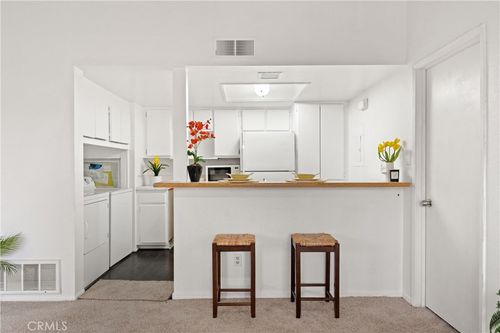23301 La Crescenta, Mission Viejo, CA, 92691 | Card Image