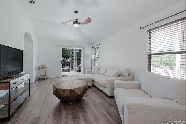 5517 Saffron Way, House other with 3 bedrooms, 2 bathrooms and null parking in Leon Valley TX | Image 9