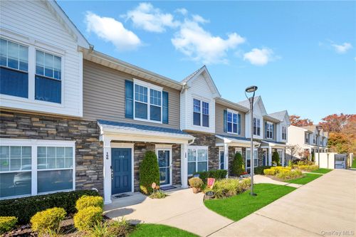 156 Ashley Ct, Central Islip, NY, 11722-4552 | Card Image