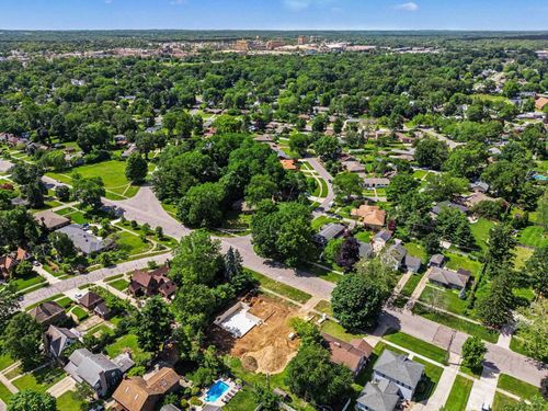 2026 Bader Ave, South Bend, IN, 46617-2528 | Card Image