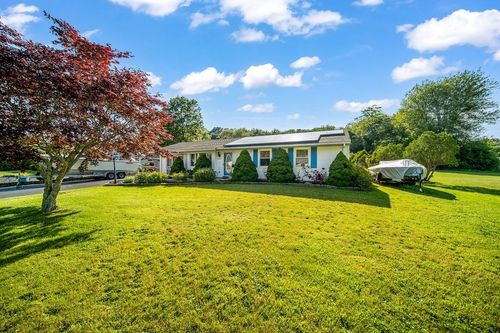 35 Lazywood Ln, Swansea, MA, 02777-1021 | Card Image