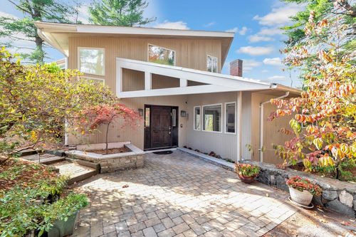 7 Field Rd, Lexington, MA, 02421-8014 | Card Image