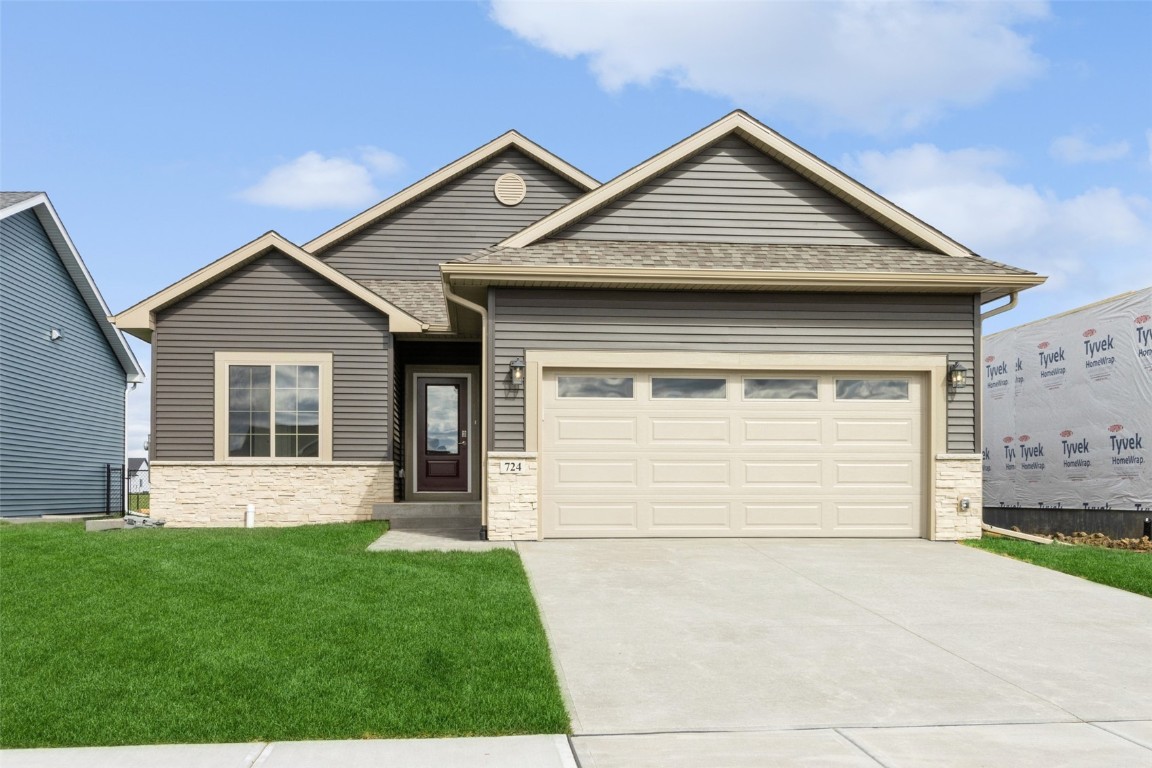 Kohl Dr, North Liberty, IA 52317