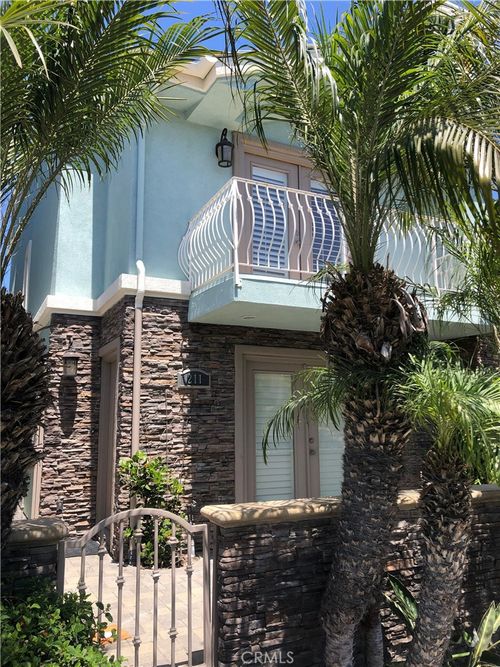 211 7th St, Huntington Beach, CA, 92648 | Card Image