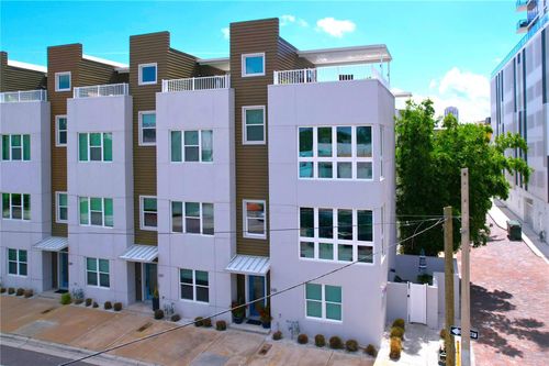335 8th St N, St Petersburg, FL, 33701-2713 | Card Image