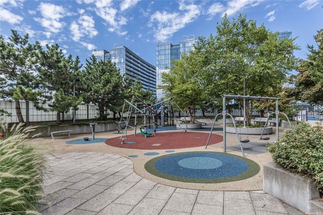 APT-1806 - 40 College Point Blvd, Condo with 2 bedrooms, 2 bathrooms and null parking in Flushing NY | Image 22