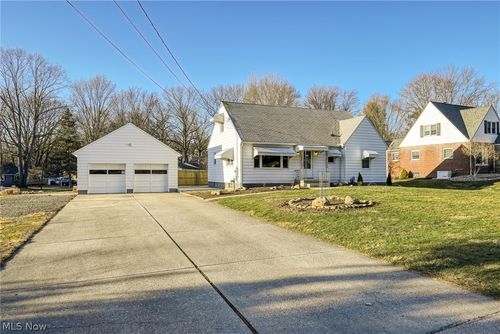 1245 Chelton Dr, Kent, OH, 44240-3241 | Card Image