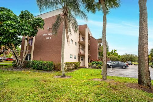 apt-203a-7100 Nova Dr, Davie, FL, 33317-9205 | Card Image