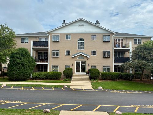 apt-104-451 Valley Dr, Naperville, IL, 60563-2906 | Card Image