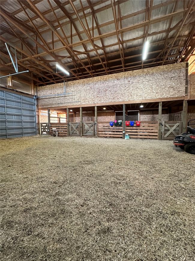 horse barn | Image 21
