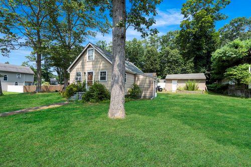 61 High Hill Dr, Sound Beach, NY, 11789-2227 | Card Image