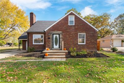 3410 Beverly Avenue Ne, House other with 4 bedrooms, 2 bathrooms and null parking in Canton OH | Image 2