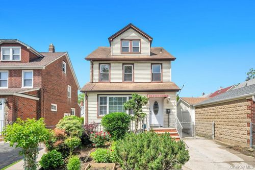 50-12 202nd St, Oakland Gardens, NY, 11364-1016 | Card Image
