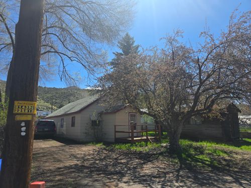1051 S F St, Lakeview, OR, 97630-1758 | Card Image