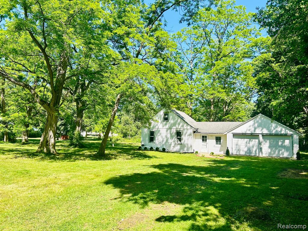 Main St, Whitmore Lake, MI 48189
