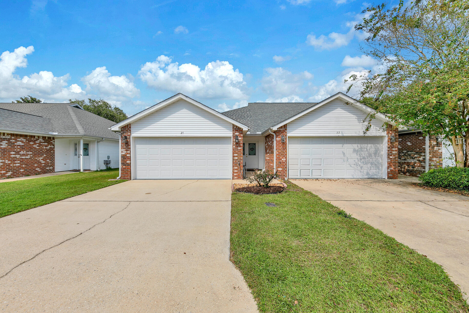 Lane Dr, Mary Esther, FL 32569