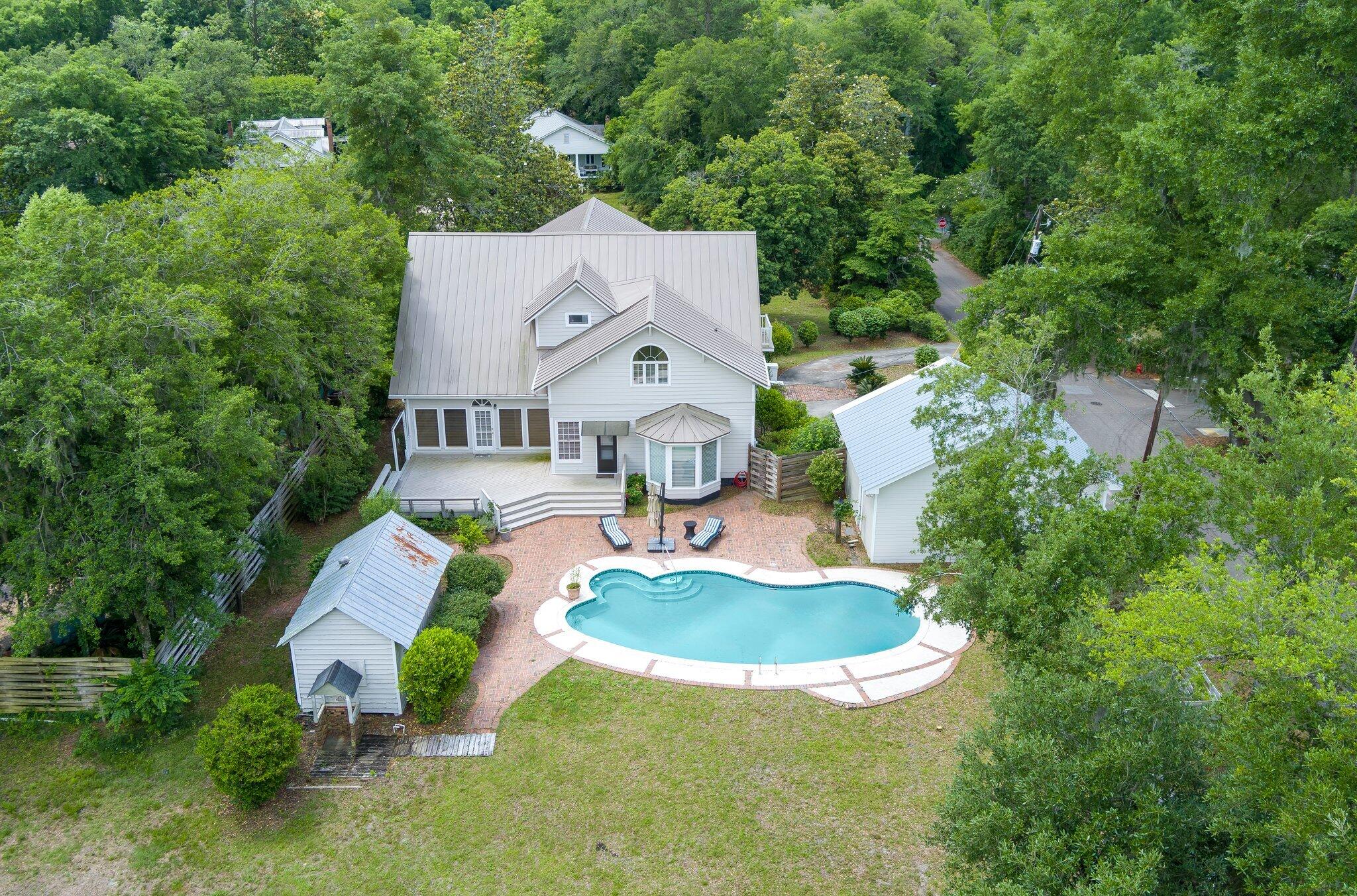 Valley St, Walterboro, SC 29488