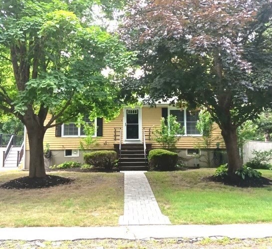 Hobart St, Hingham, MA 02043