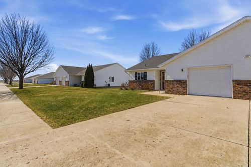 2608 10th St Sw, Willmar, MN, 56201-5055 | Card Image