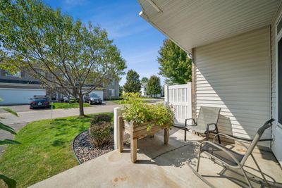 1673 Prescott Court, Townhouse with 2 bedrooms, 1 bathrooms and null parking in Chaska MN | Image 2