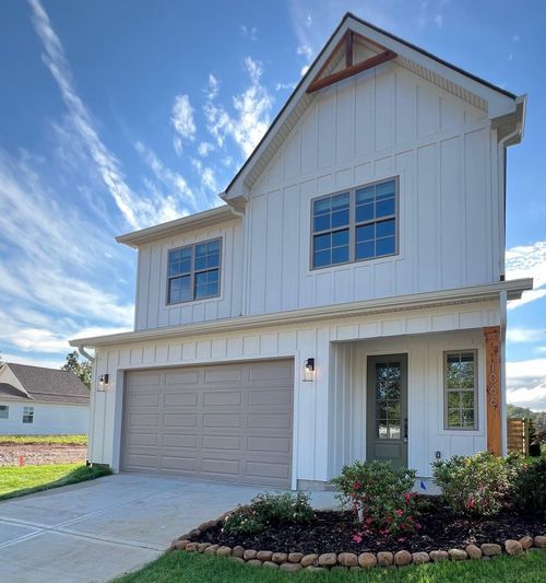 7257 Mercedes Ln, Ooltewah, TN, 37363-5590 | Card Image