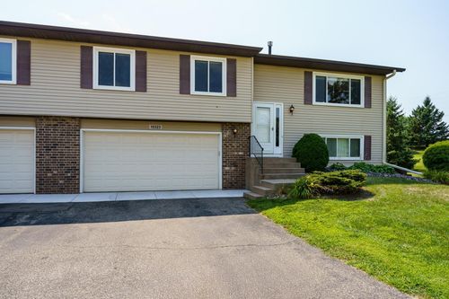 10323 Balsam Ln, Eden Prairie, MN, 55347-4526 | Card Image