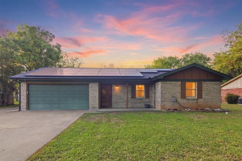 1018 Princeton Pl, Cleburne, TX, 76033-5230 | Card Image