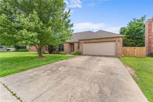 4245 E Broomsage Dr, Fayetteville, AR, 72701-7758 | Card Image