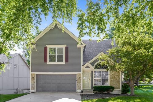 1330 N Anne Shirley Dr, Olathe, KS, 66061-6736 | Card Image