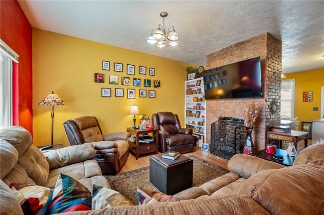 322 Darsie St, House other with 3 bedrooms, 2 bathrooms and 2 parking in Bloomfield PA | Image 5